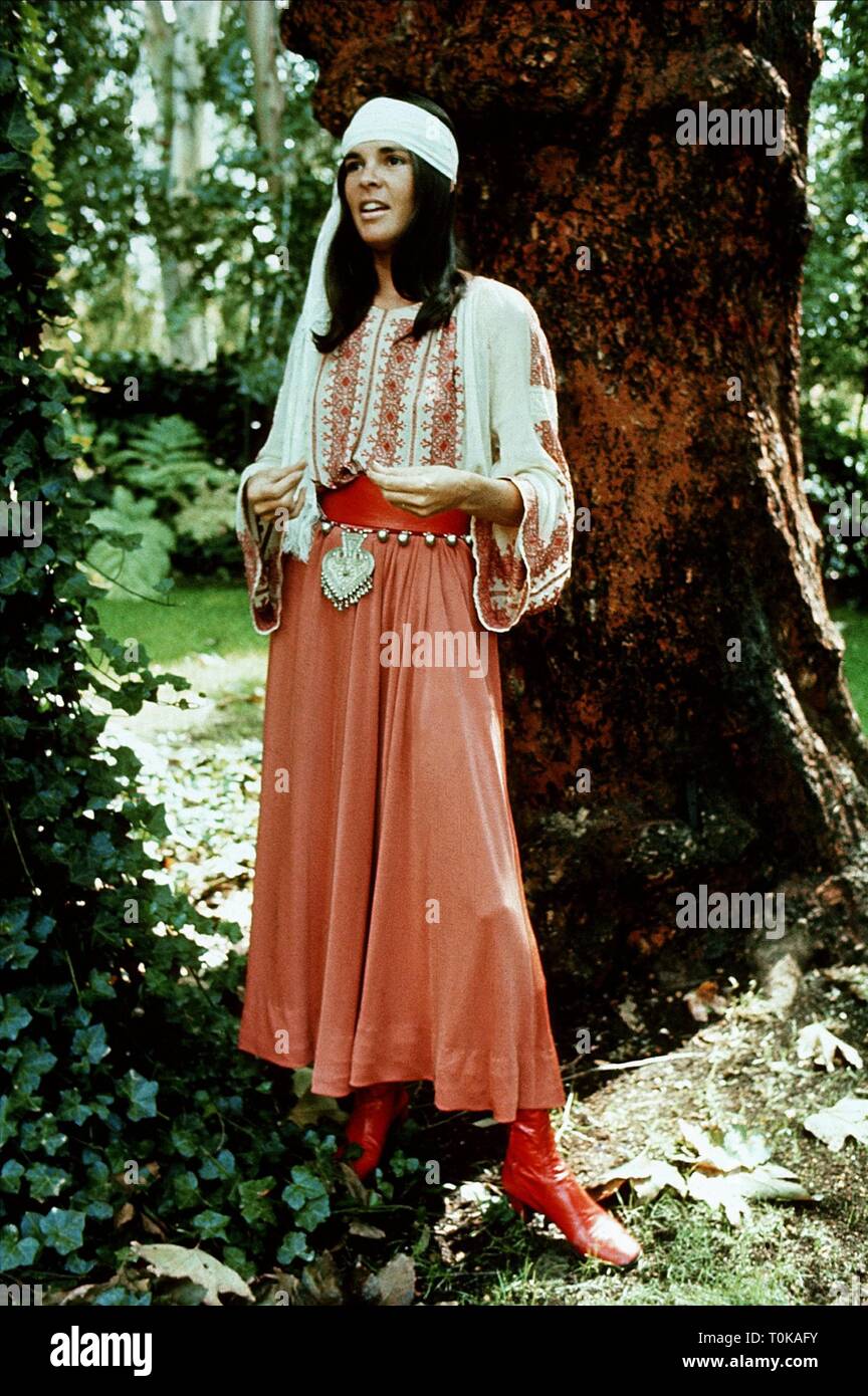 ALI MACGRAW, LOVE STORY, 1970 Stock Photo