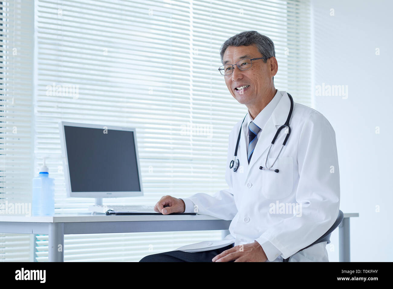 Japanese doctor at work Stock Photo Alamy