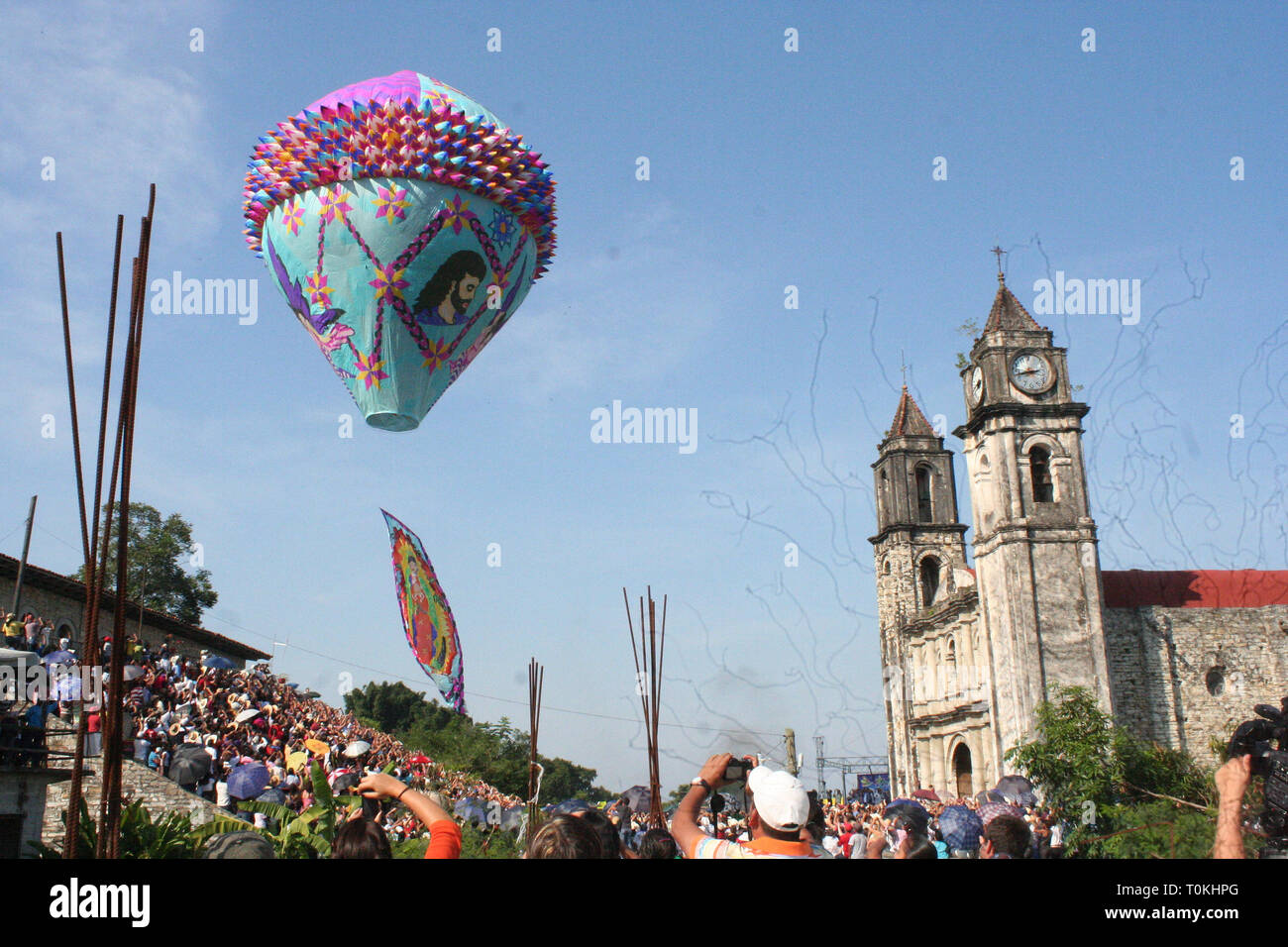 ZOZOCOLCO.- Este domingo se realizo el festival nacional de globos de papel china celebrado en este municipio a donde llegaron decenas de visitantes. /FOTOJAROCHA.COM/ Polo Rivera /NortePhoto Stock Photo