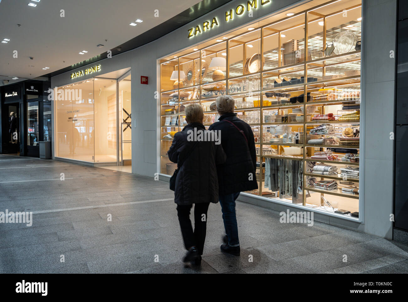 Reus, Spain. March 2019: Zara Home store in La Fira shopping mall. Is a  company dedicated to the manufacturing of home textiles Stock Photo - Alamy
