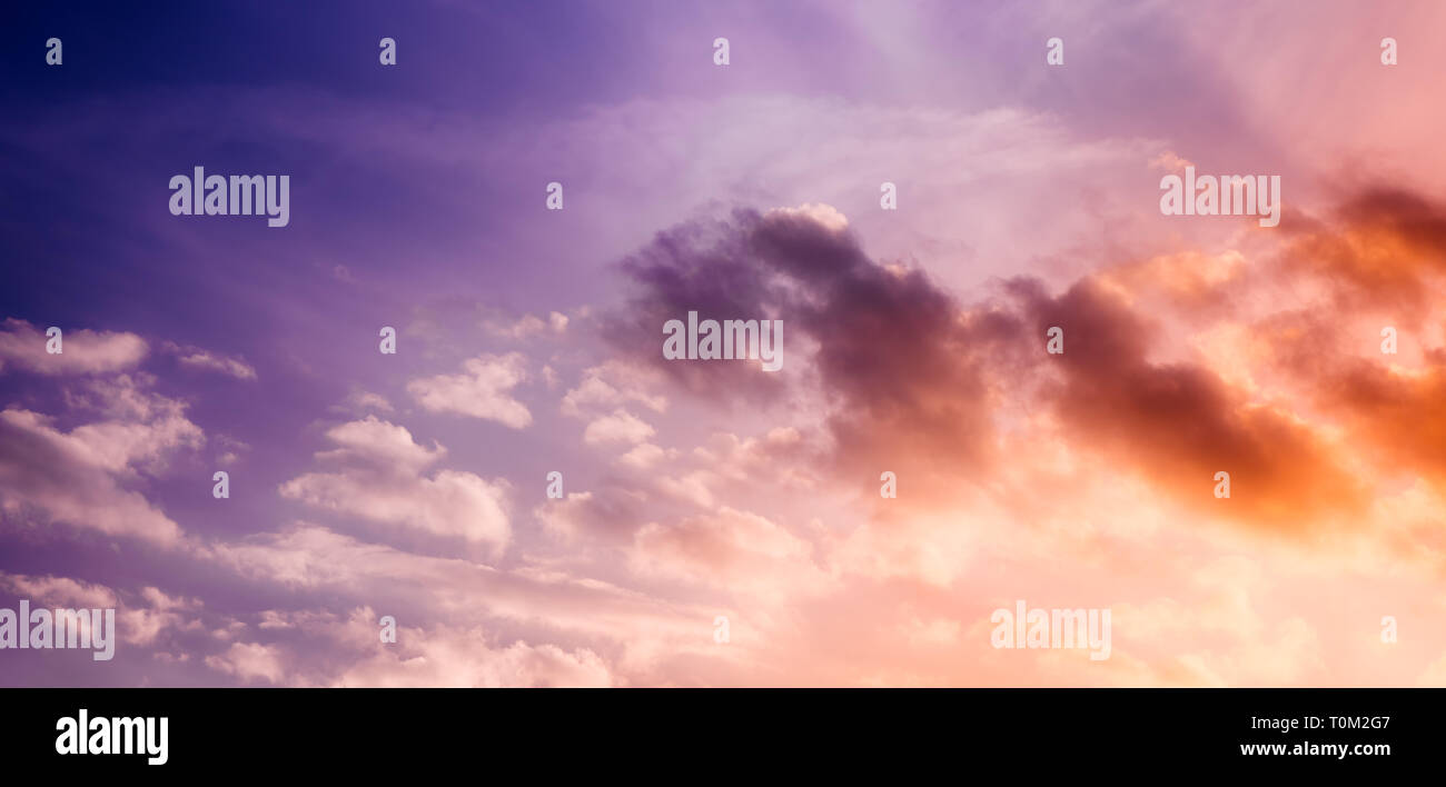 Purple sunset sky hi-res stock photography and images - Alamy