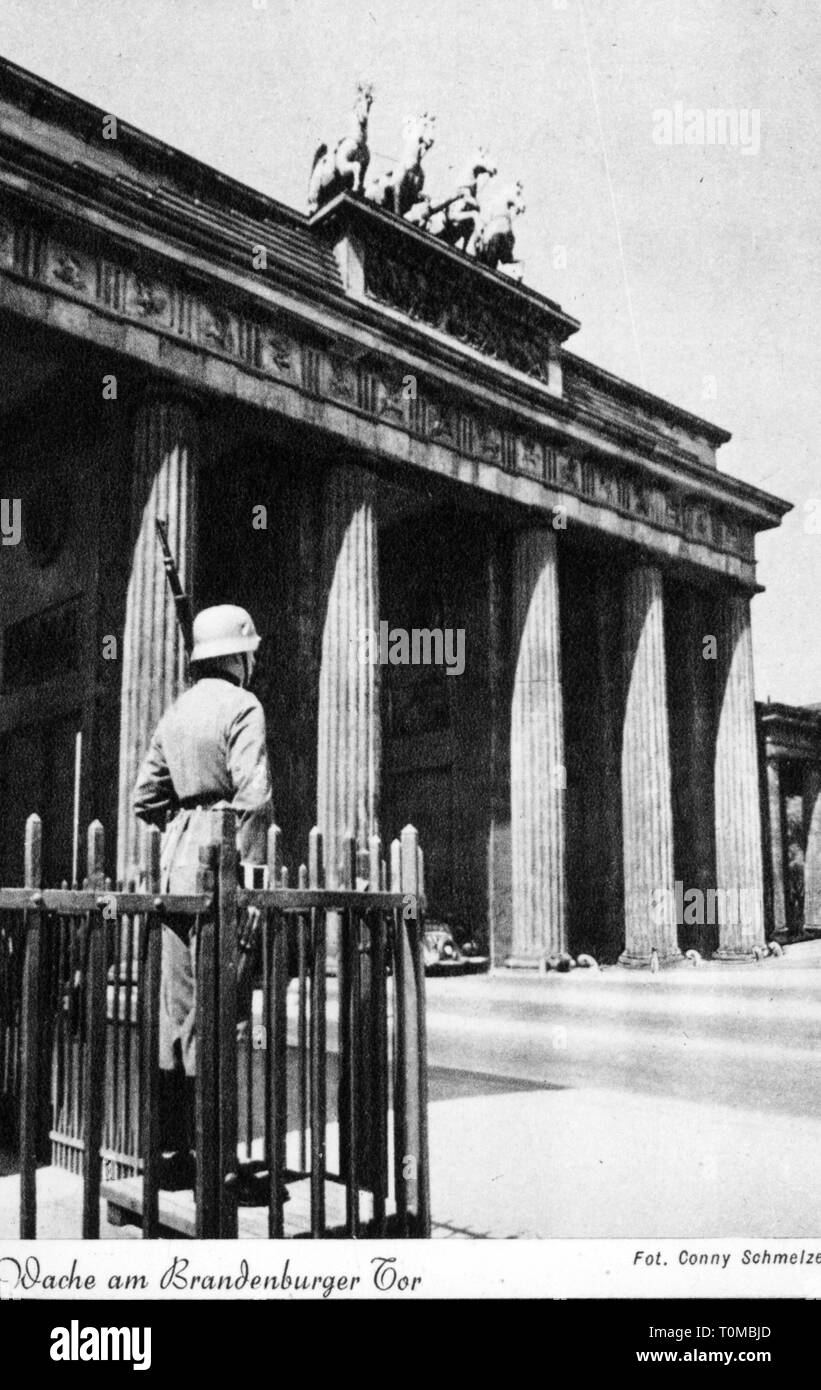 geography / travel, Germany, Berlin, Brandenburg Gate, east side, guard of honour of the Wehrmacht, picture postcard, photograph by Conny Schmelzer, Berliner Heimatkalender, publisher Nikolai, 1942, Additional-Rights-Clearance-Info-Not-Available Stock Photo