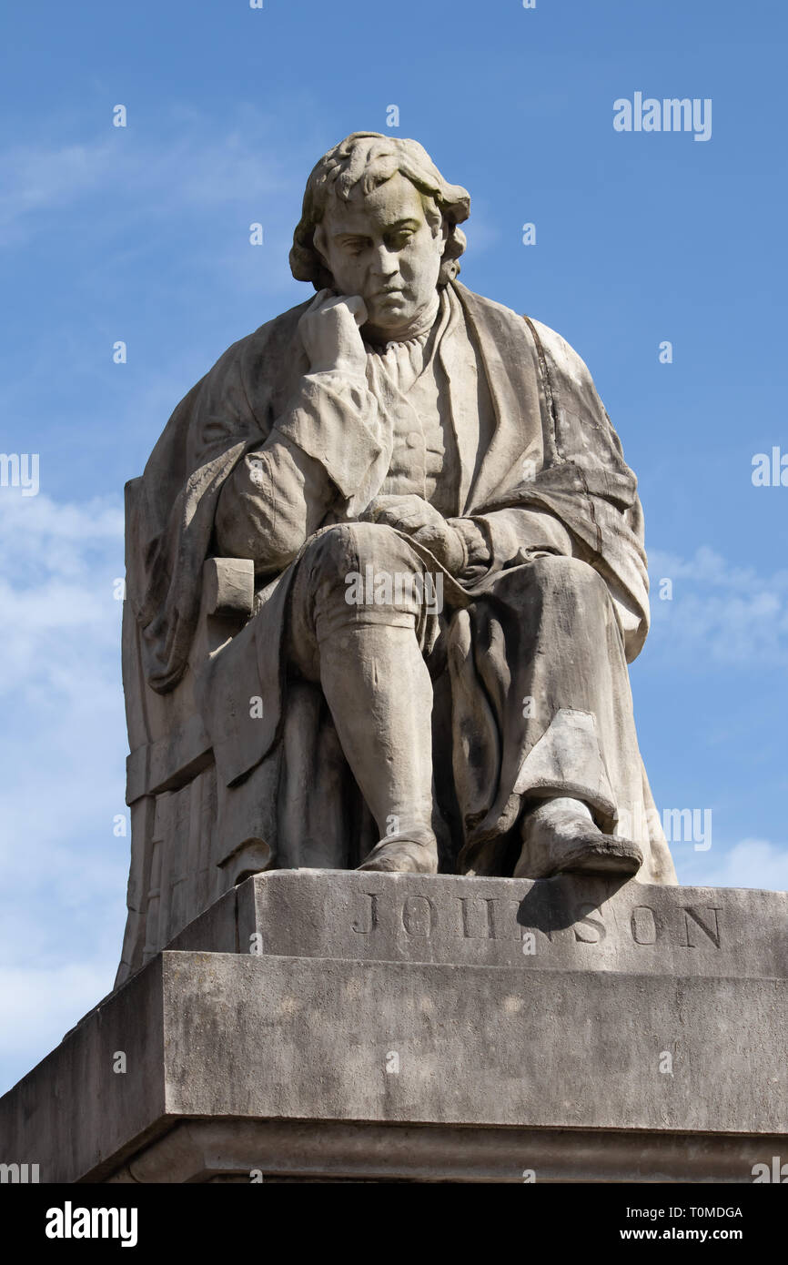 A Statue of Samuel Johnson in Market Square, Lichfield, Staffordshire ...