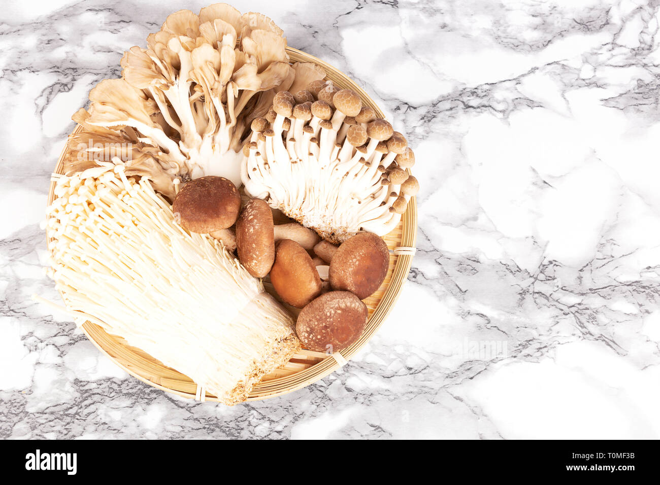 Maitake and shiitake mushrooms hires stock photography and images Alamy