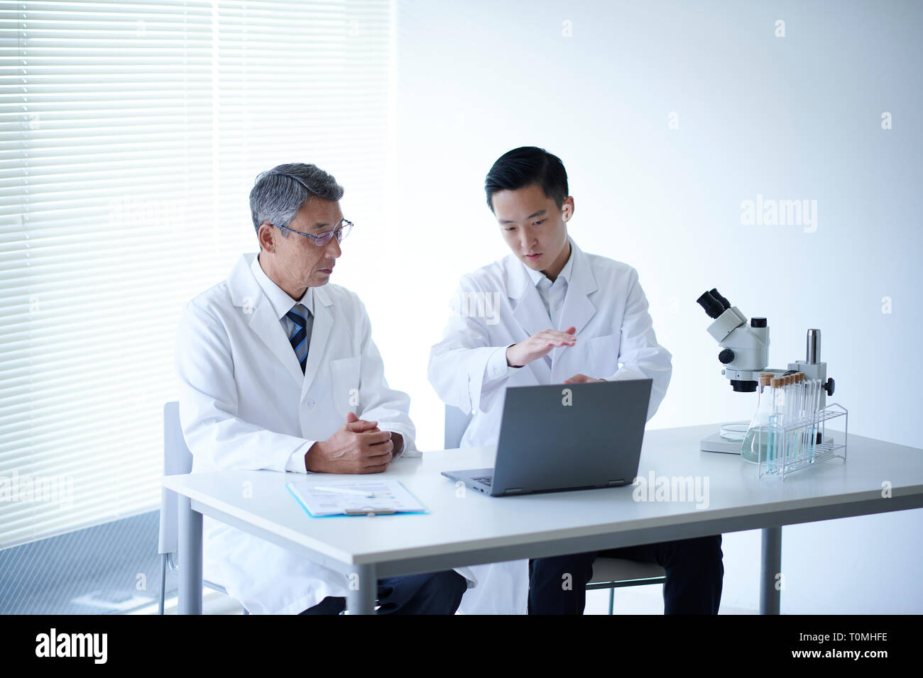 Japanese researchers in the lab Stock Photo Alamy