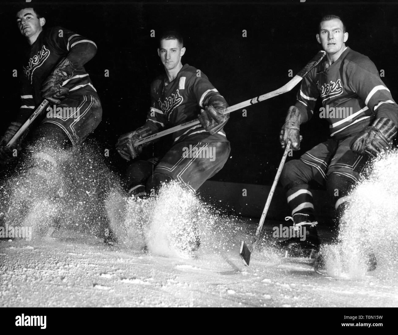 Hockey players ice Black and White Stock Photos & Images Alamy