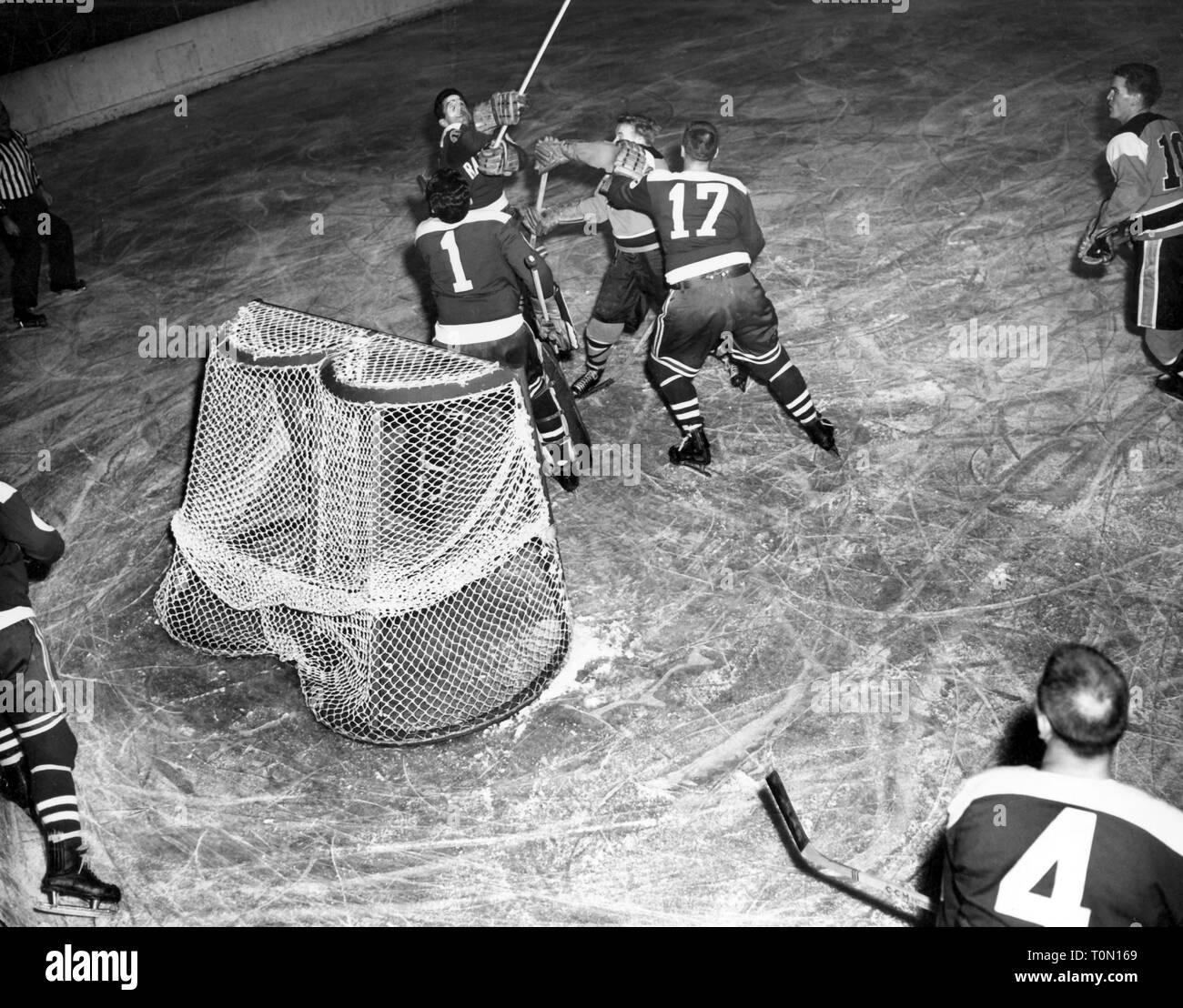 Vintage hockey photo hi-res stock photography and images - Alamy