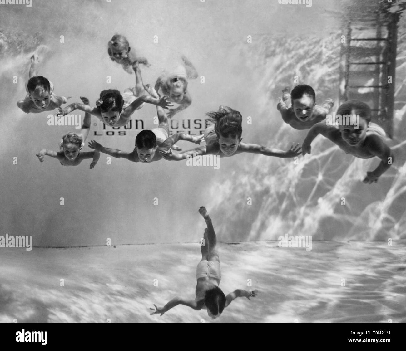 Underwater photographs Black and White Stock Photos & Images - Alamy
