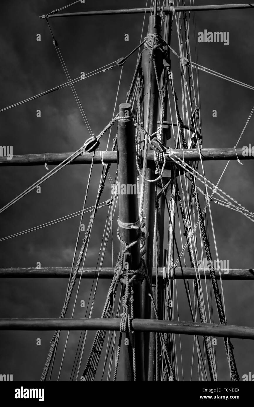 Crow's nest and rigging from a Portuguese caravel replica from the time of discovery. Vila do Conde, north of Portugal. Used infrared filter. Stock Photo