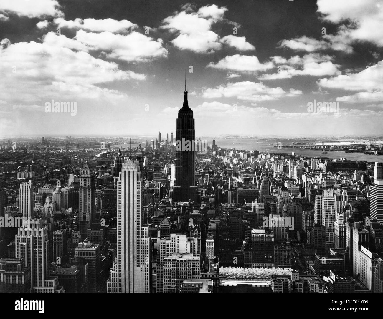 new york, view of the southern part of the palace with RCA, 1954 Stock Photo