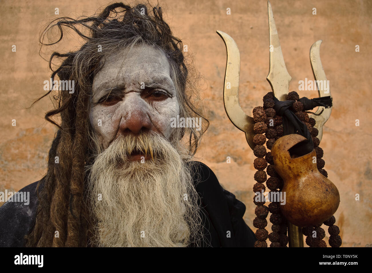 Hindu ascetic ('sadhu') from the Aghori sect ( India) Stock Photo