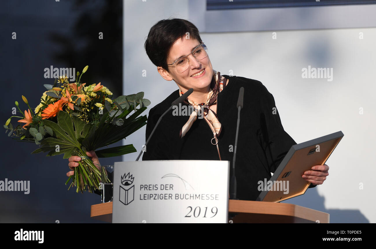 Leipzig, Germany. 21st Mar, 2019. Anke Stelling thanks you for the award. For 'Schäfchen im Trockenen' (Verbrecher Verlag) she won the Leipzig Book Fair Prize in the fiction category. The Book Fair will continue until 24.03.2019. Credit: Hendrik Schmidt/dpa-Zentralbild/dpa/Alamy Live News Stock Photo