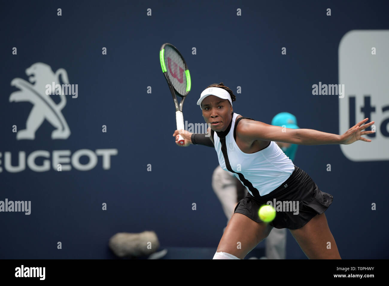 Miami Gardens, Florida, USA. 21st Mar, 2019. Venus Williams of USA defeats Dalila Jakupovic of Slovenia during day four of the Miami Open tennis on March 21, 2019 in Miami Gardens, Florida. People: Venus Williams Credit: Hoo Me.Com/Media Punch/Alamy Live News Stock Photo