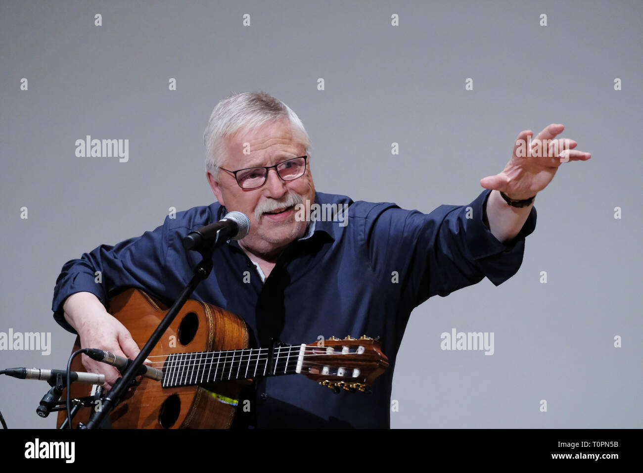 Leipzig, Germany. 21st Mar, 2019. Liedermacher und Lyriker Wolf Biermann will speak on a stage in the Kongresshalle at an evening of the 'Leipzig reads' series of events, which will take place parallel to the Book Fair. Credit: Sebastian Willnow/dpa-Zentralbild/dpa/Alamy Live News Stock Photo