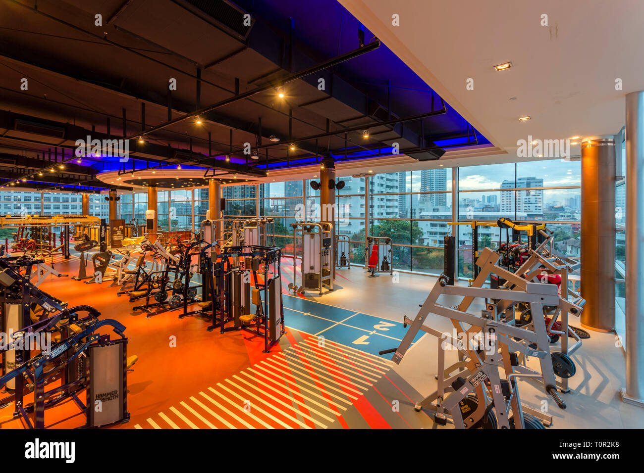 tower Broom efficacy Interior of Cascade Club and Spa health club fitness centre located in  Bangkok, Thailand Stock Photo - Alamy