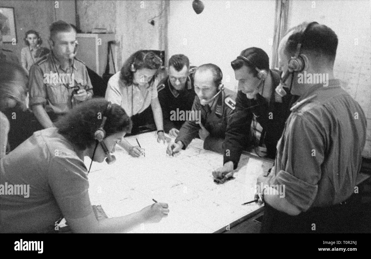 events, Second World War / WWII, aerial warfare, Germany, radio control center for night fighters, 1944, Additional-Rights-Clearance-Info-Not-Available Stock Photo