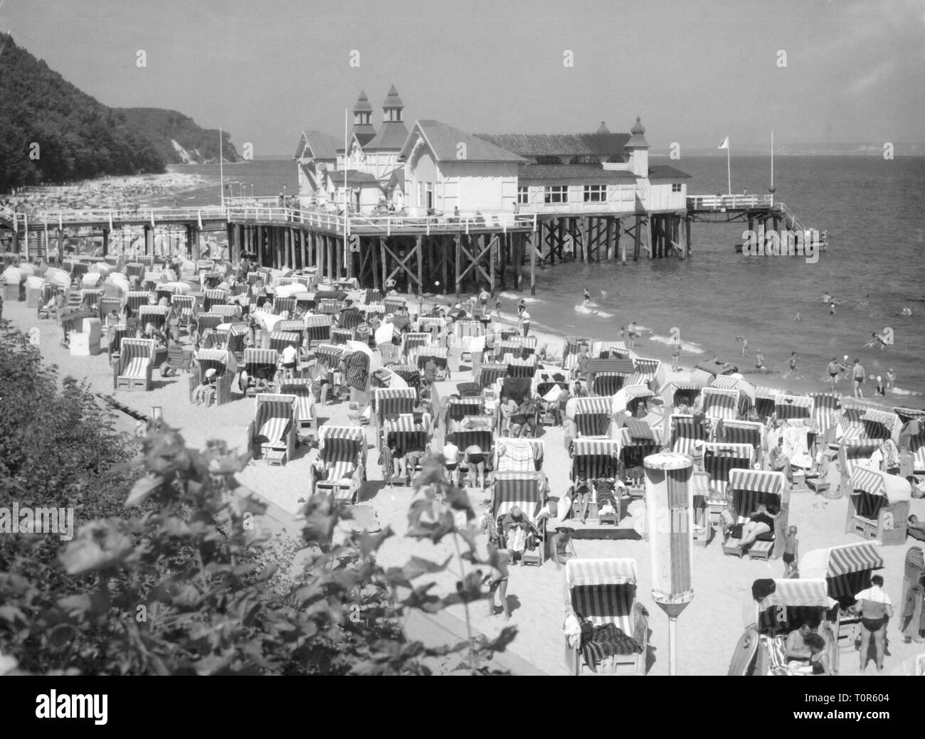 geography / travel historic, Germany, islands, Ruegen Isle, Baltic Sea spa resort Sellin, beach and pier, view, early 1960s, Additional-Rights-Clearance-Info-Not-Available Stock Photo