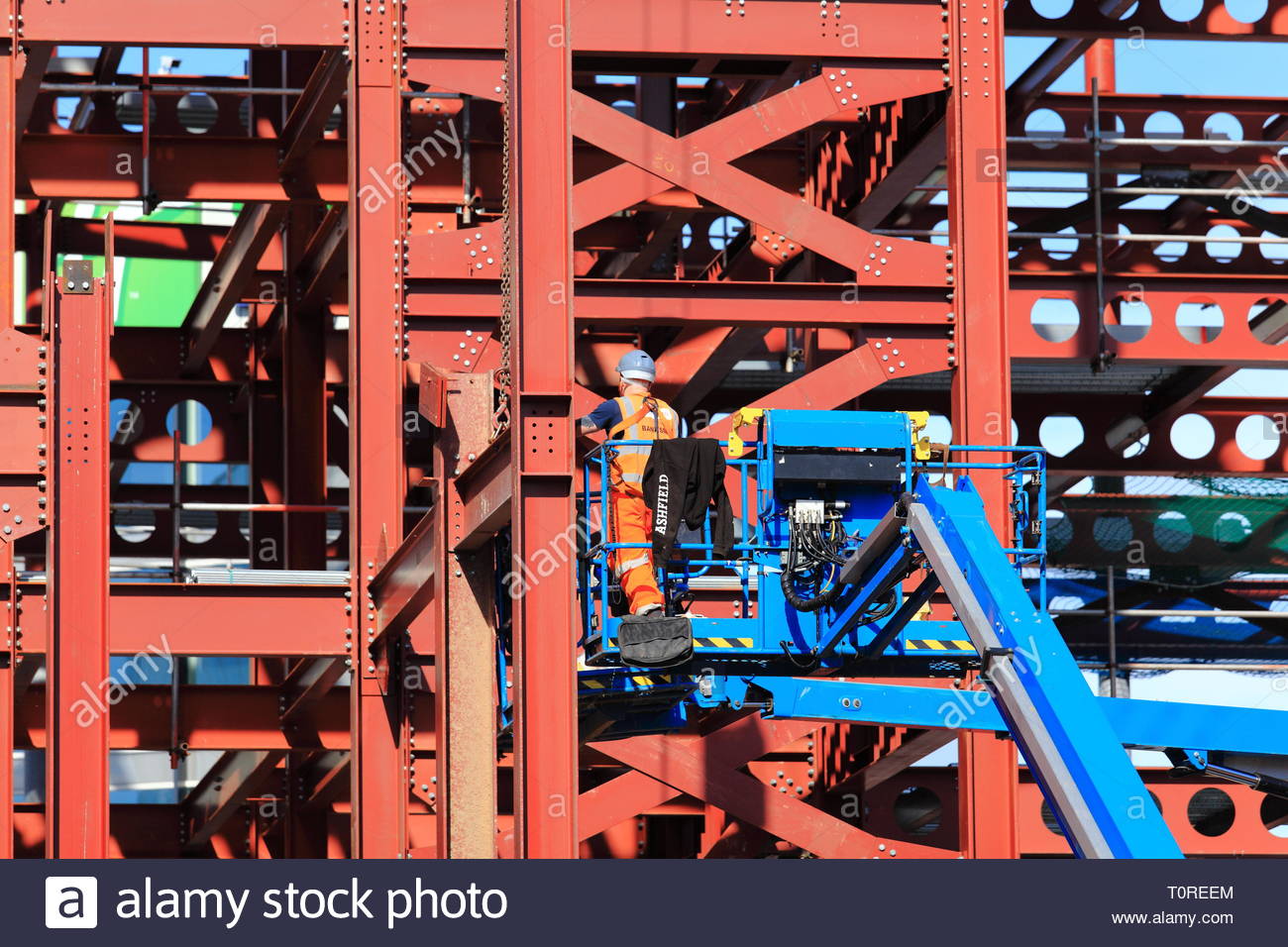 Steel Erectors Working Stock Photos & Steel Erectors Working Stock