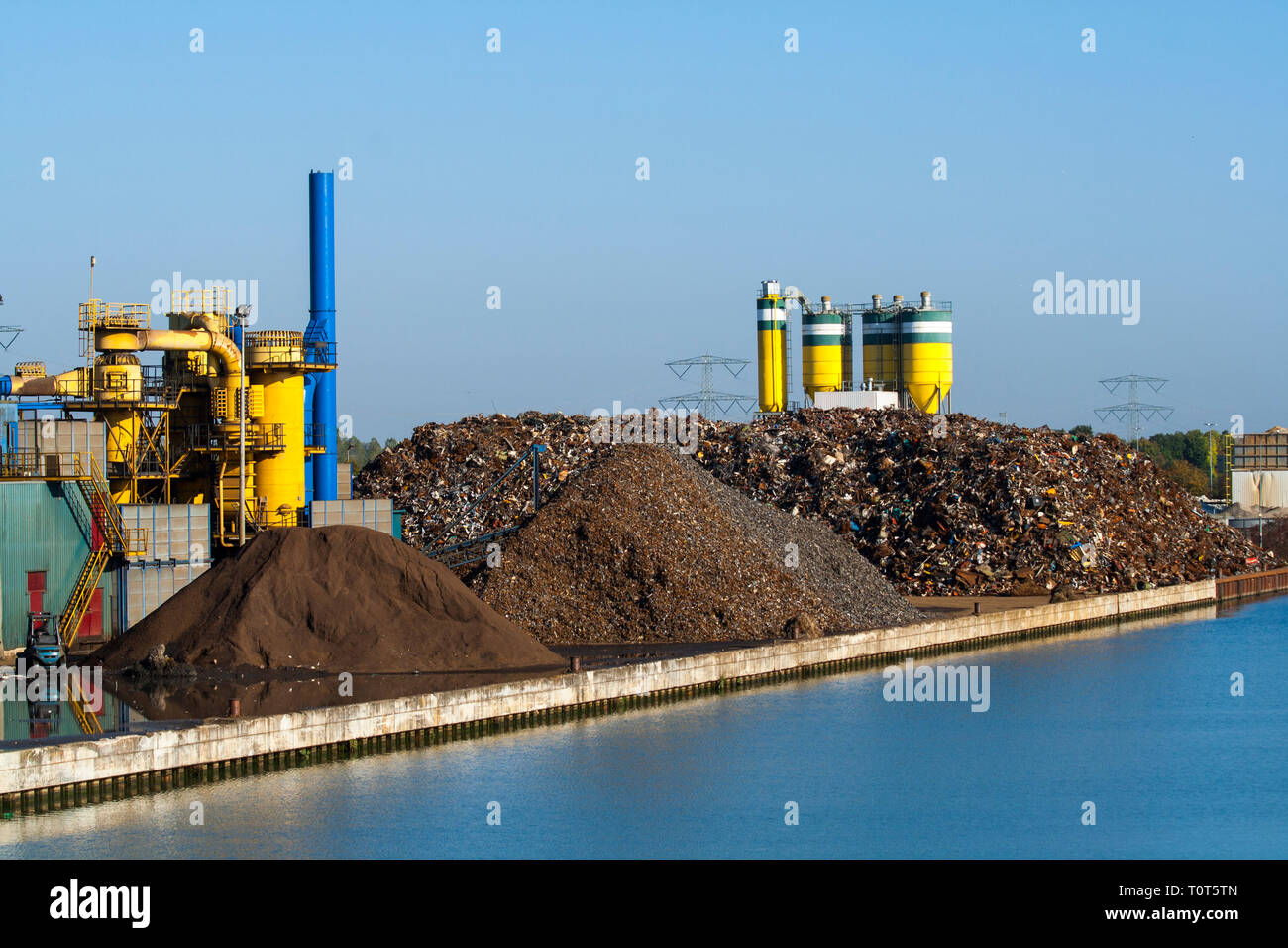 Scrap metal river hires stock photography and images Alamy