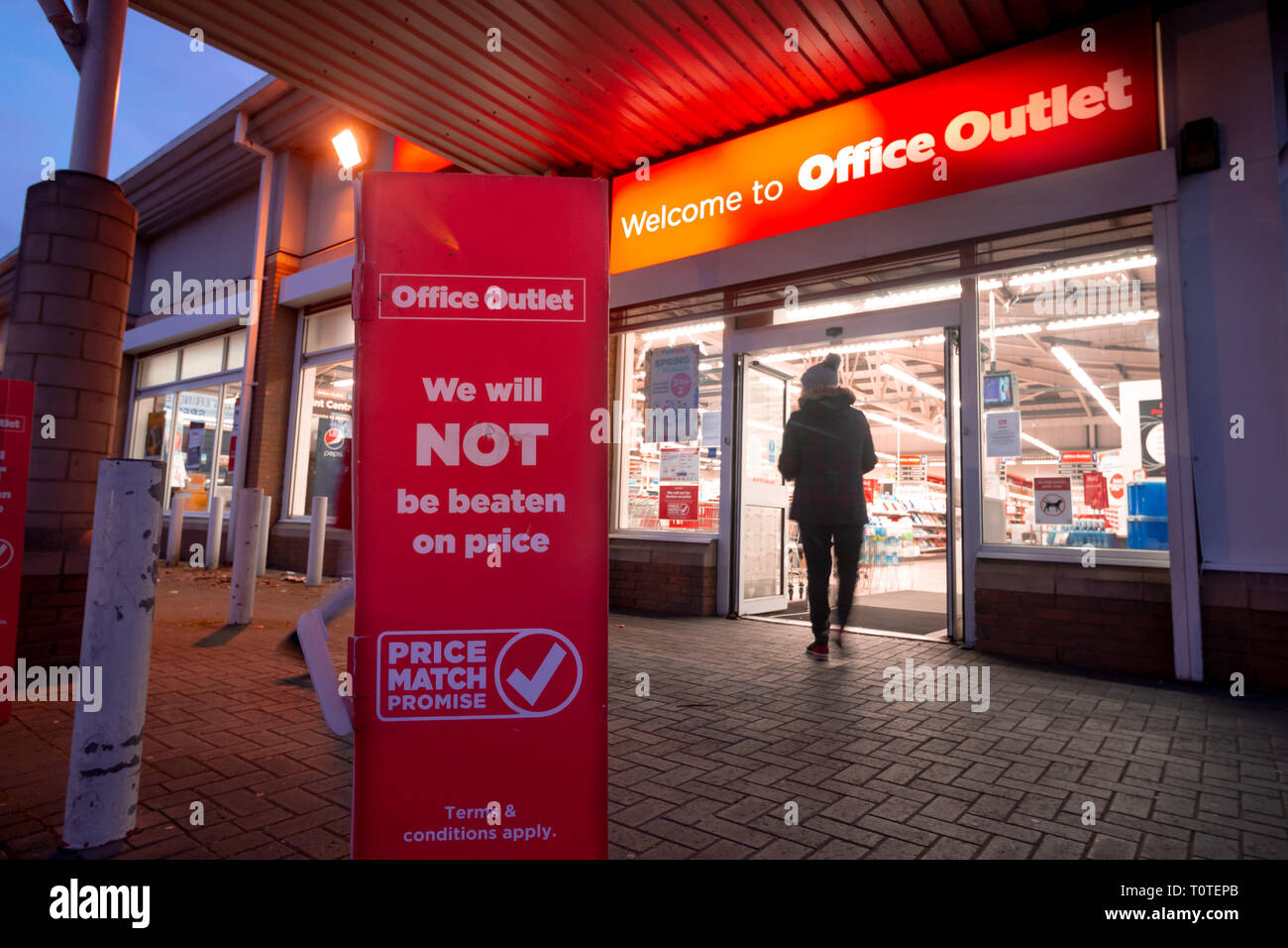 Customer entering hires stock photography and images Alamy
