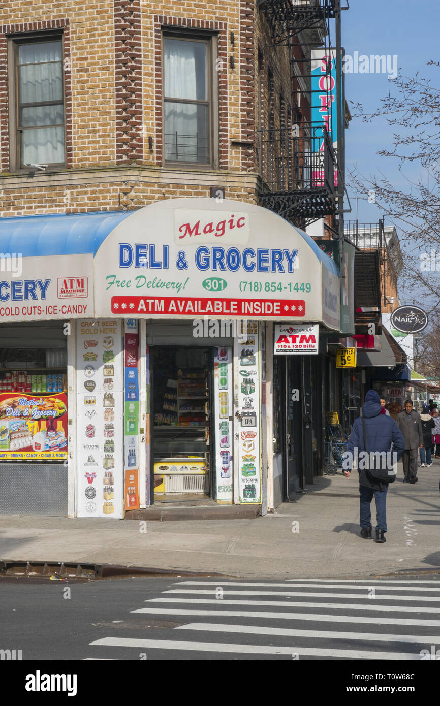 Brooklyn new york bodega hires stock photography and images Alamy