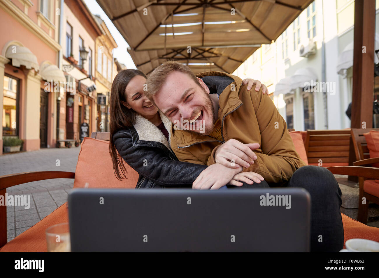 Candid laughing hi-res stock photography and images - Alamy