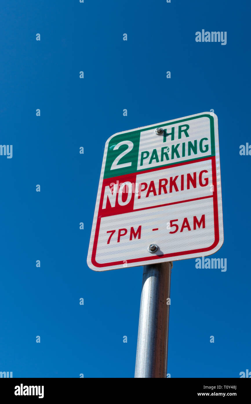 2 hour parking sign hires stock photography and images Alamy