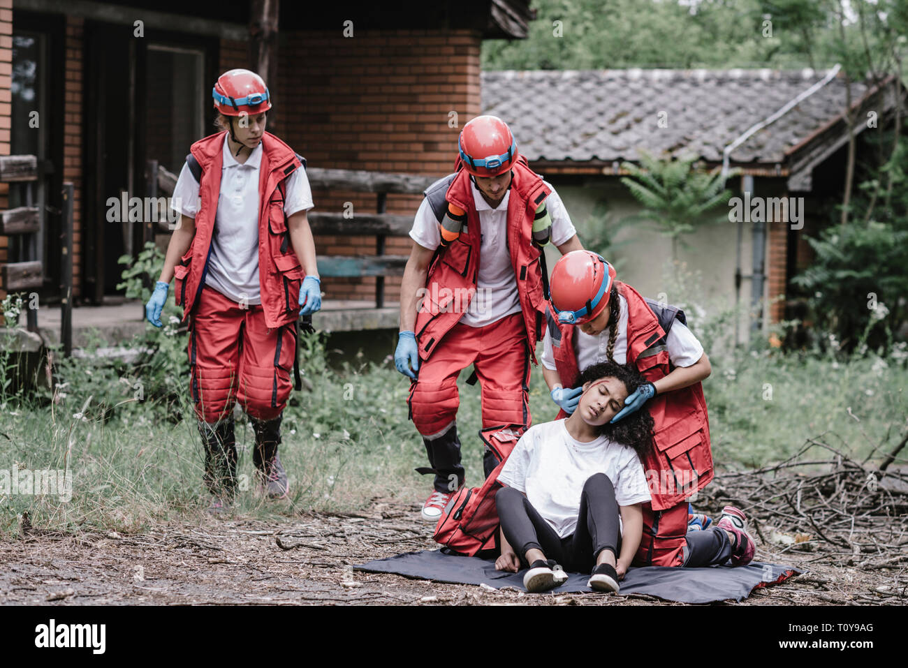 Rescue worker 1930. Sar rescue. Посмотреть в цветных фотографиях австрийская спасательная команда. Rescue worker 1930. Rescue workers are able to give.
