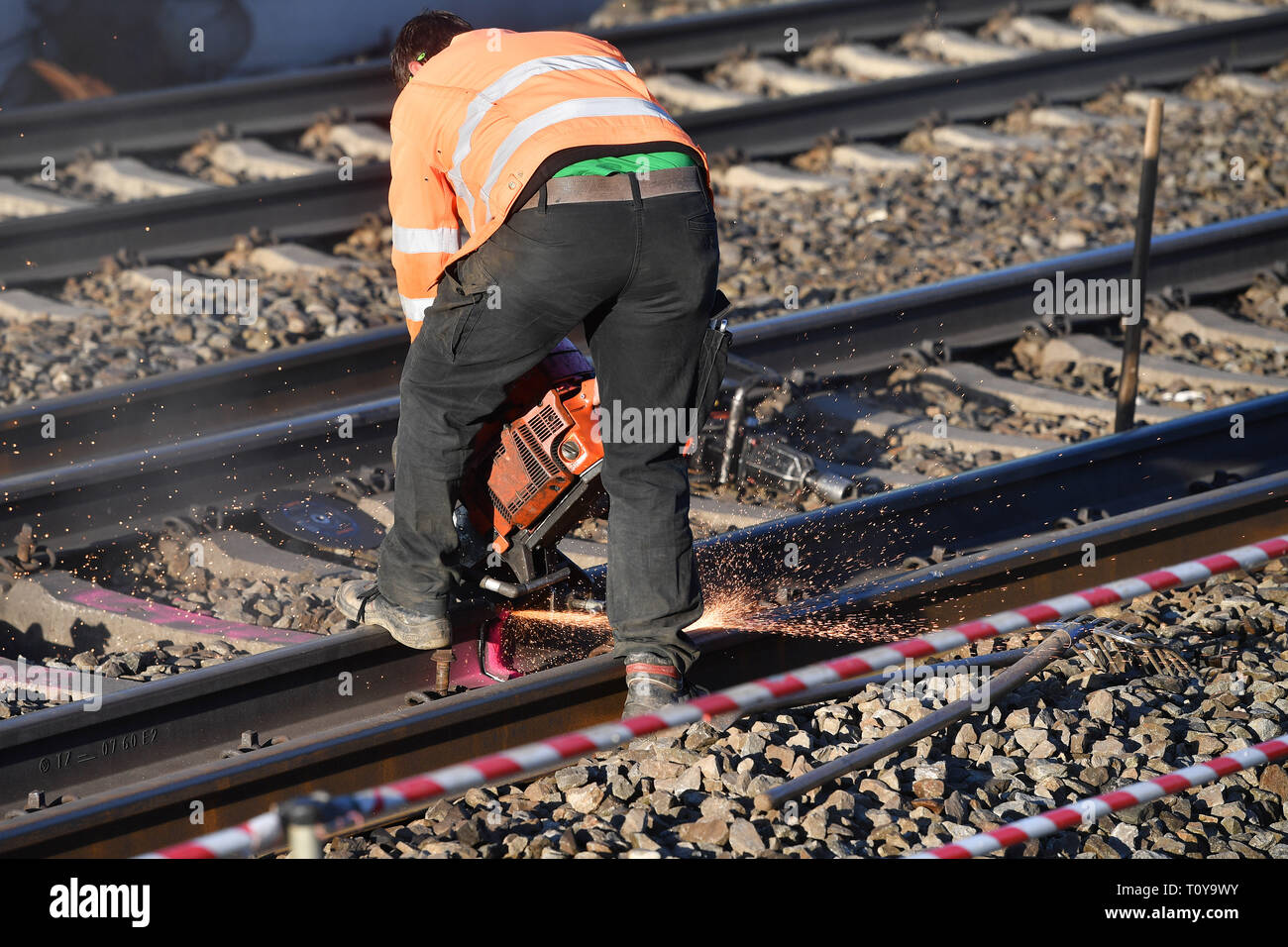 Track workers when removing railway tracks, track work in Gronsdorf
