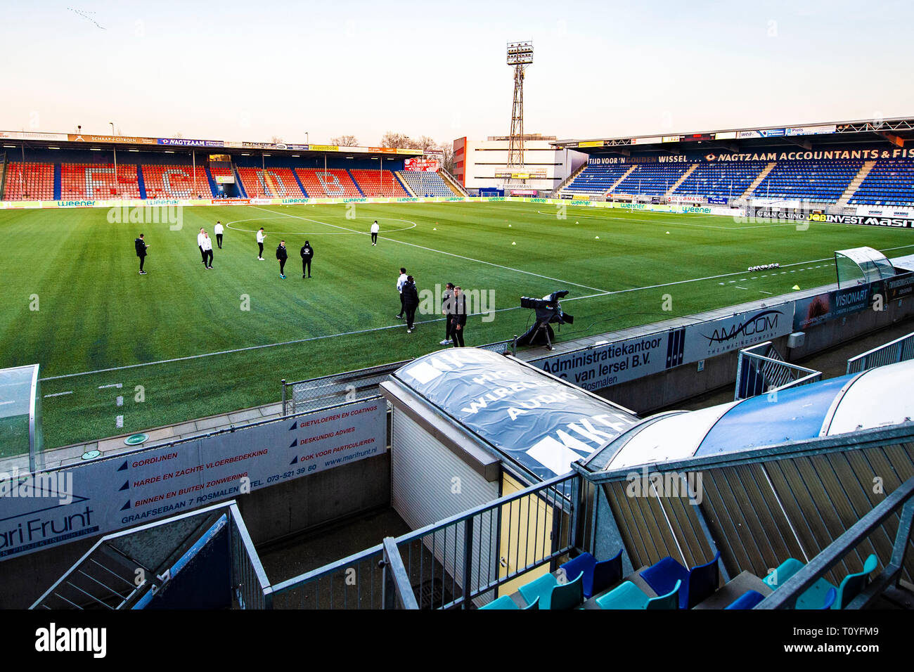 DEN BOSCH, 22-03-2019, Stadion De Vliert, Keuken Kampioen Divisie, Den  Bosch - Telstar, season 2018 / 2019, players of Telstar viewing the pitch  before the match Den Bosch - Telstar Stock Photo - Alamy