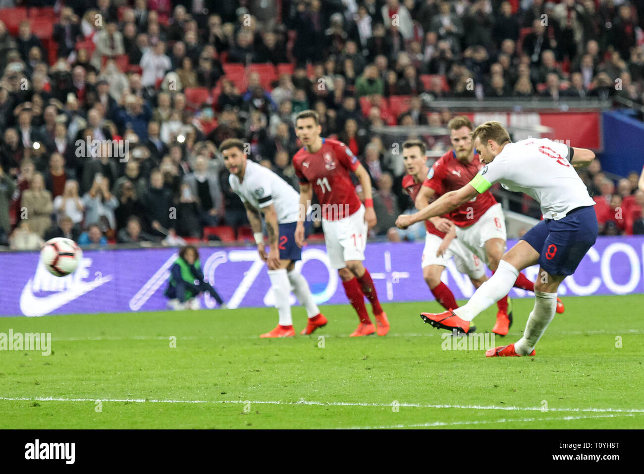 Coat of arms FC Slavia Prague (Praha), football club from the Czech  Republic Stock Photo - Alamy