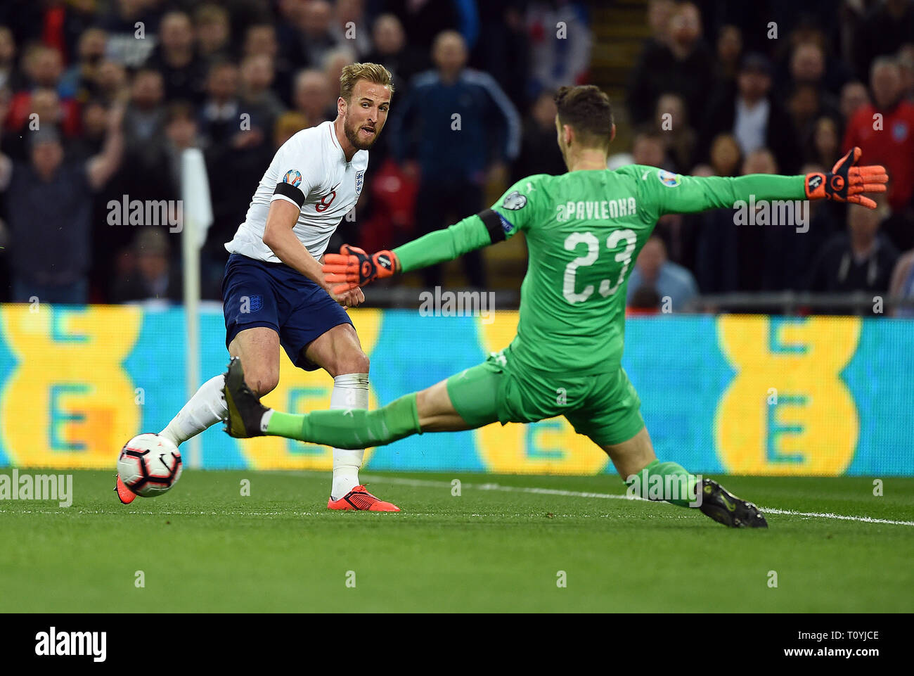 HARRY KANE, JIRI PAVLENKA, ENGLAND V CZECH REPUBLIC, ENGLAND V CZECH