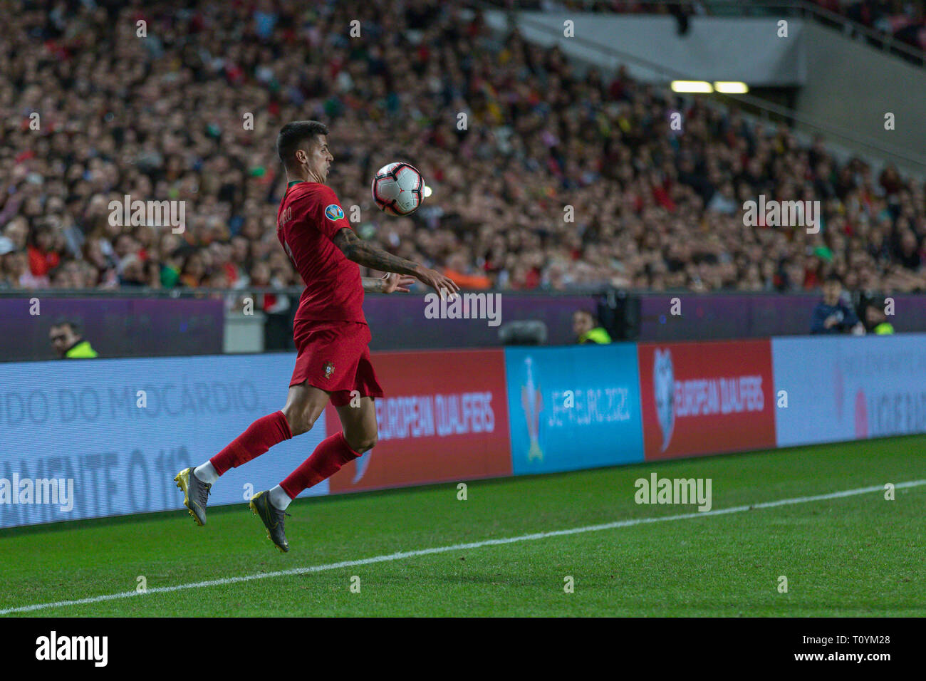 Lisbon, Portugal. 22nd Mar, 2019. March 22, 2019. Lisbon, Portugal. Portugal's and Juventus defender Joao Cancelo (2) during the European Championship 2020 Qualifying Round between Portugal and Ukraine Credit: Alexandre de Sousa/Alamy Live News Stock Photo