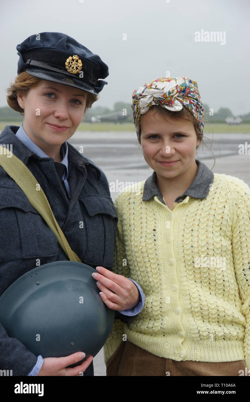 ww2 Women's Auxiliary Air Force, WAAF on wartime British airfield Stock Photo