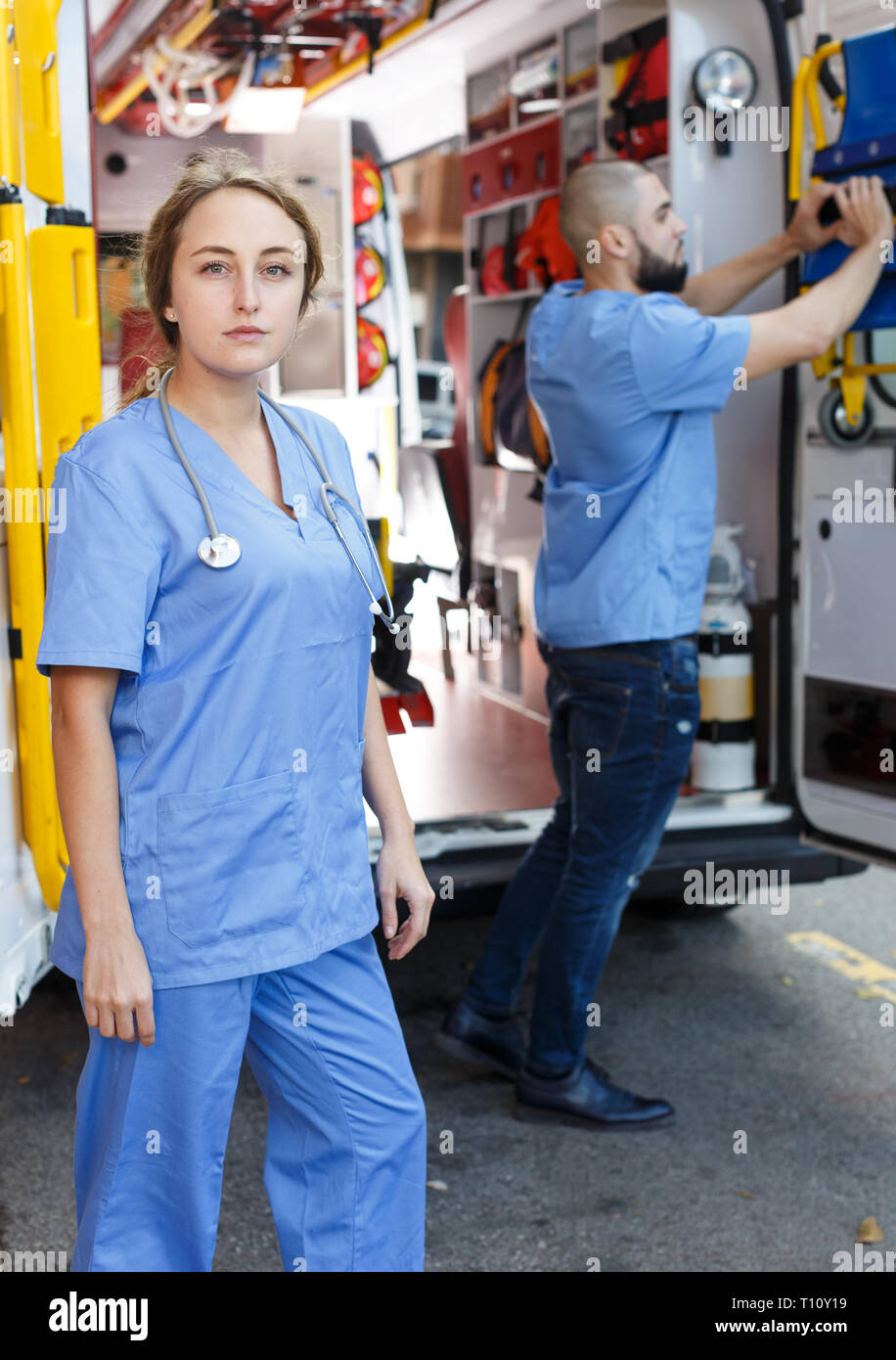 Female paramedic ambulance portrait hi-res stock photography and images ...