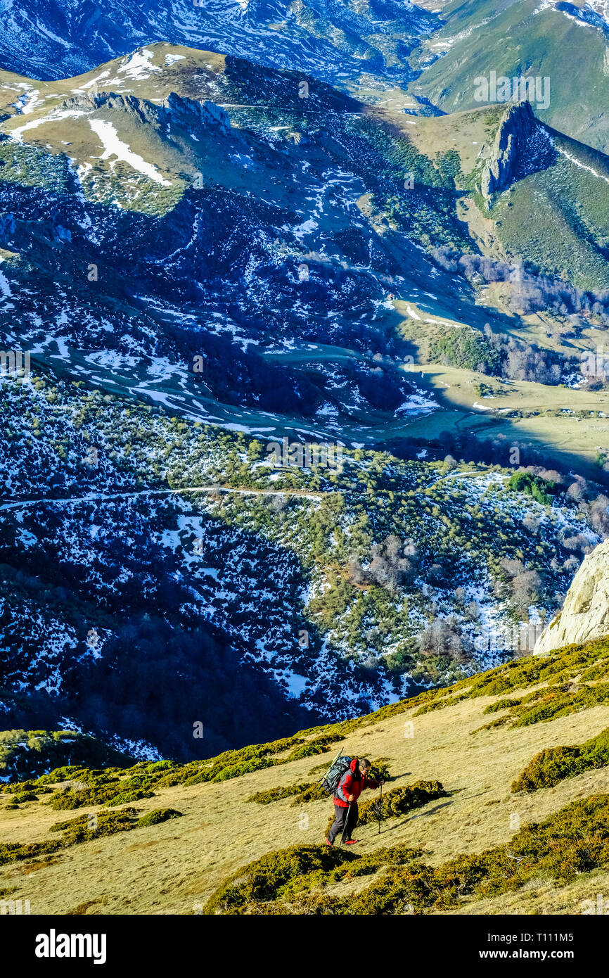 Hiking cantabrian mountains hi-res stock photography and images - Alamy
