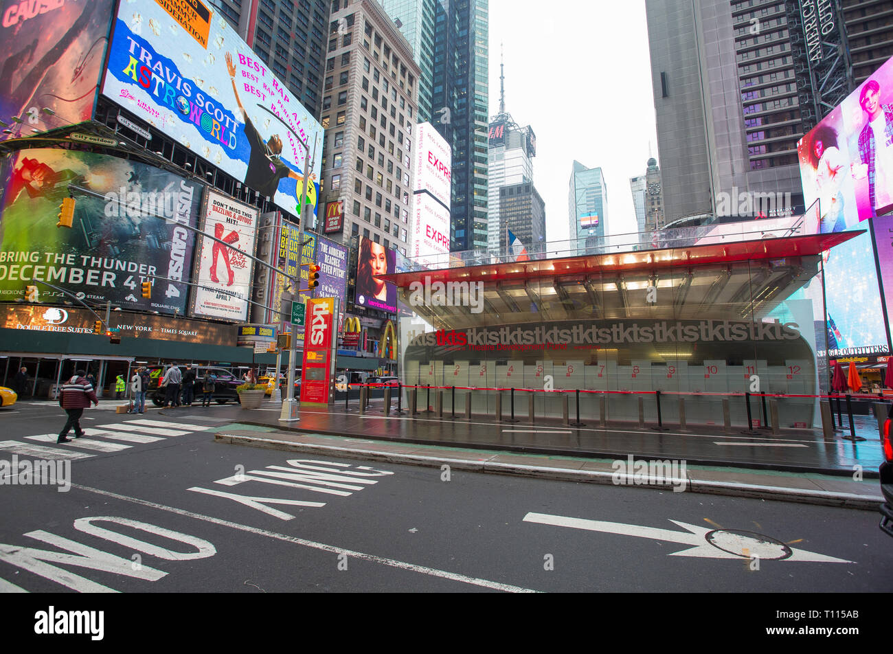 Tkts times square ticket booth hires stock photography and images Alamy