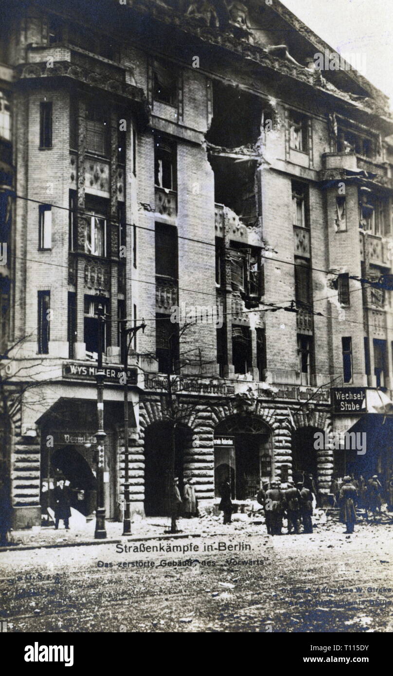 German Revolution, 1918 - 1919, Spartacist Uprising, 5.1. - 12.1.1919, the destroyed building of the 'Vorwaerts', exterior view, picture postcard, January 1919 Berlin, street fighting, street fightings, unrest, disturbances, disturbance, Spartacus, uprising, rising, uprisings, fight, fights, struggle, struggles, revolution, revolutions, destruction, destructions, house, houses, press, presses, communist newspaper, damage, damages, Free State of Prussia, Germany, German Reich, Weimar Republic, 20th century, 1910s, building, buildings, picture post, Additional-Rights-Clearance-Info-Not-Available Stock Photo