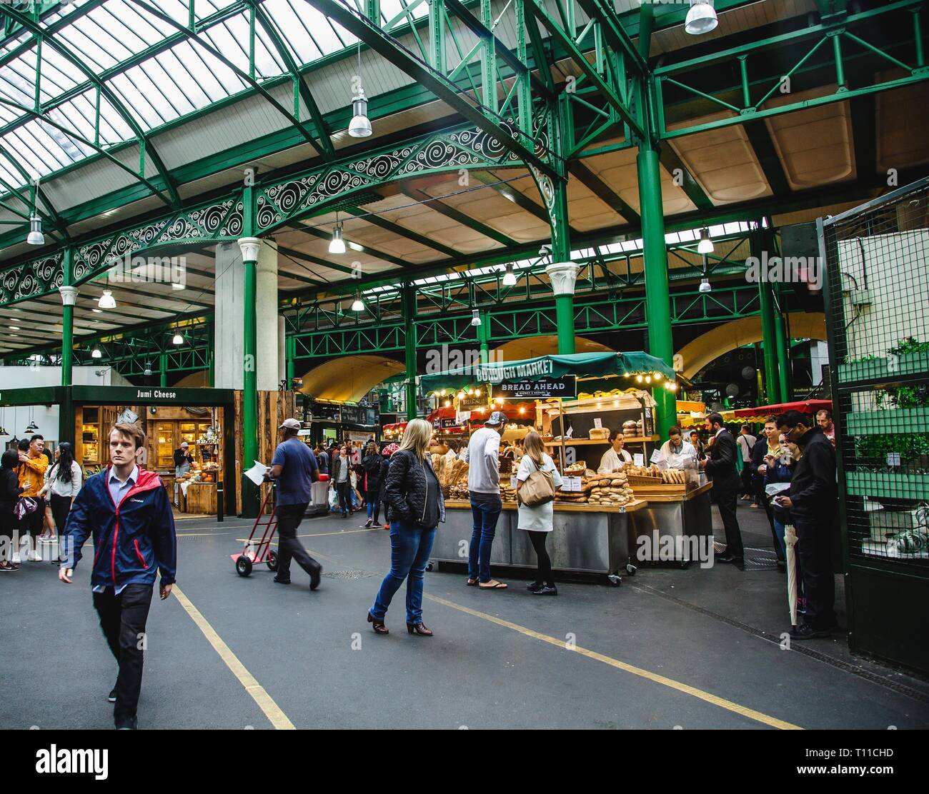 Shoppers at Boroughs Market Bread Stand Stock Photo