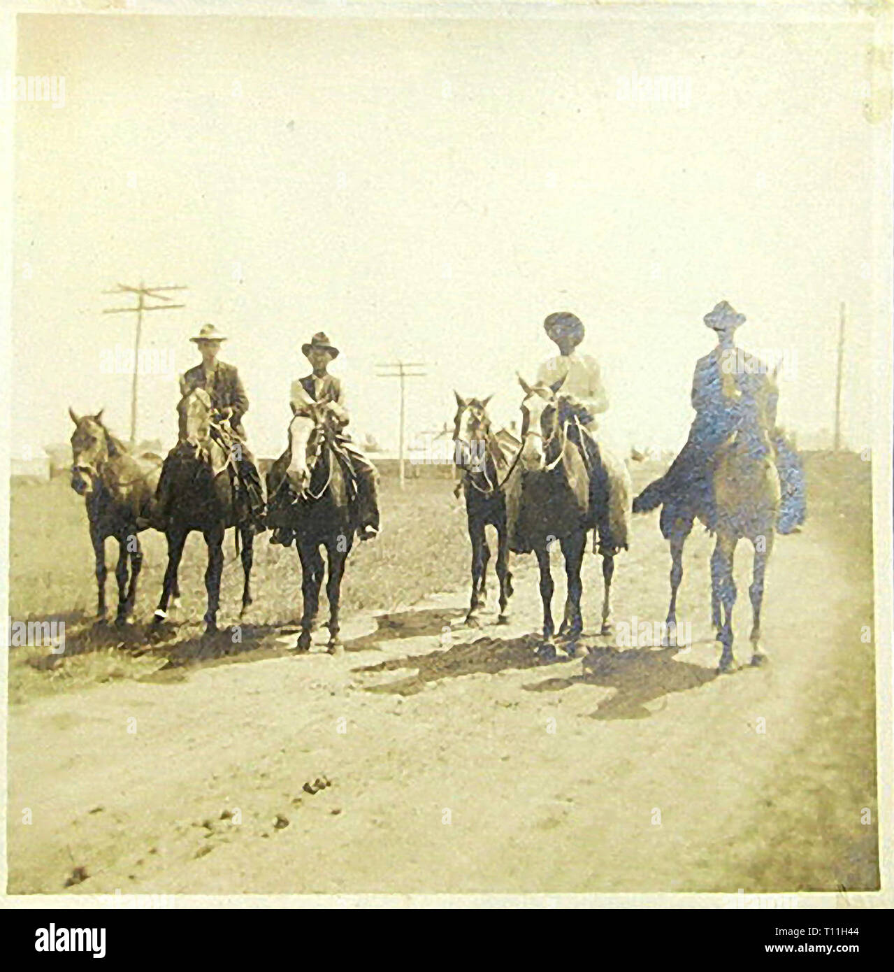 Wild west cowboy horse hi-res stock photography and images - Alamy