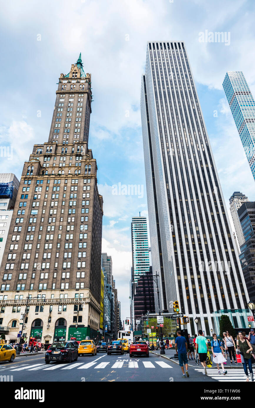 General motors building new york hires stock photography and images