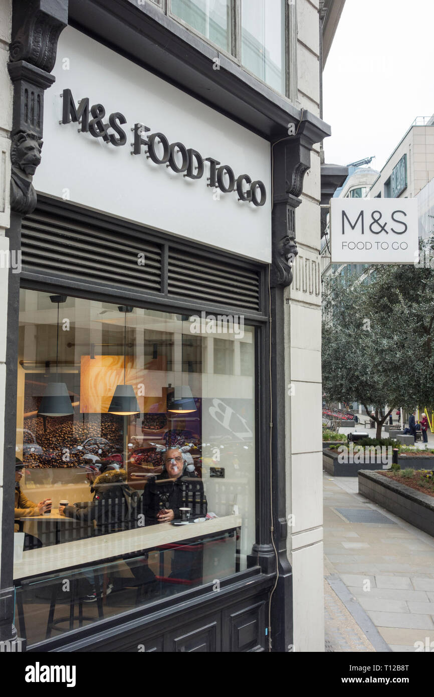 M&S Ludgate Circus Food To Go Stock Photo