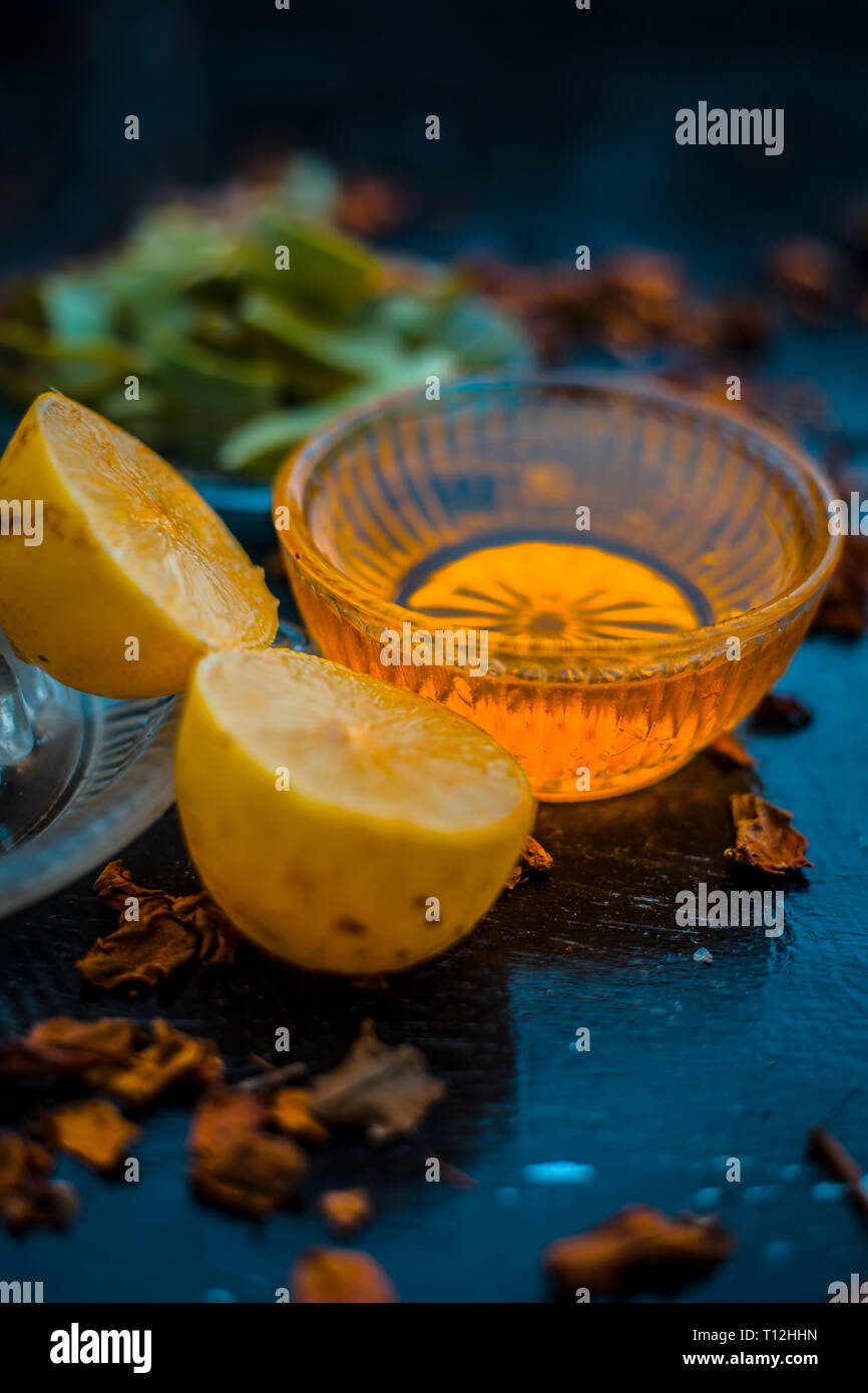 Organic face pack of cucumber juice ,aloevera gel,lemon juice,honey on  wooden surface for good and glowing skin with all the ingredeitns and  mixture w Stock Photo - Alamy