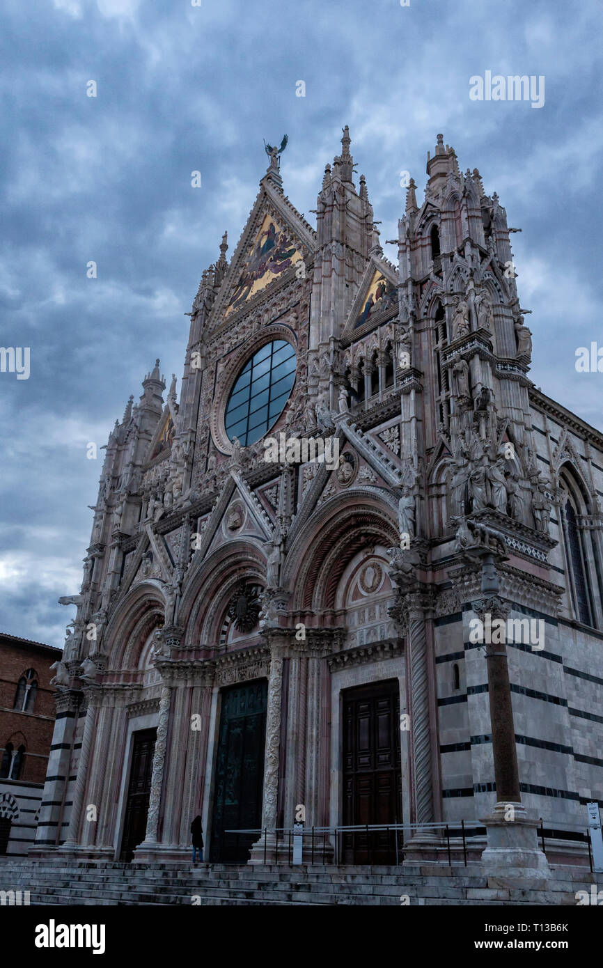 The 12th century Siena Cathedral, Duomo, a masterpiece of Italian Romanesque-Gothic architecture, Siena, Tuscany, Italy. Stock Photo