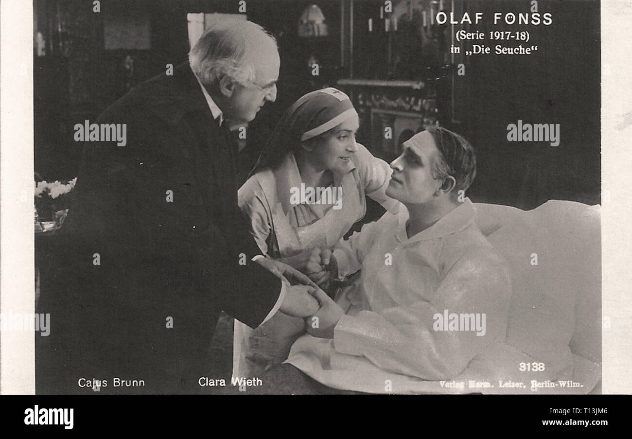 Promotional photography of Olaf Fönss and Clara Wieth in Die Seuche - Silent movie era Stock Photo