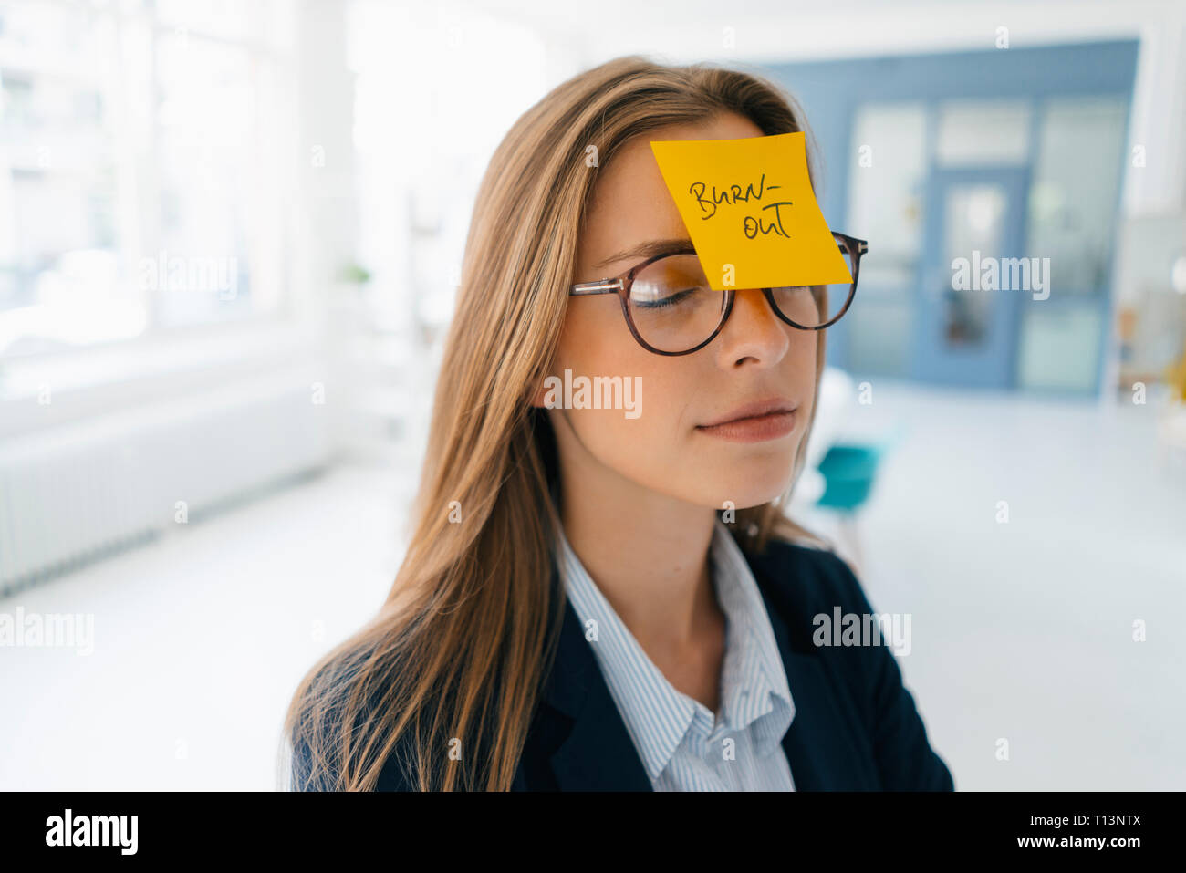 Sticky note on forehead hires stock photography and images Alamy