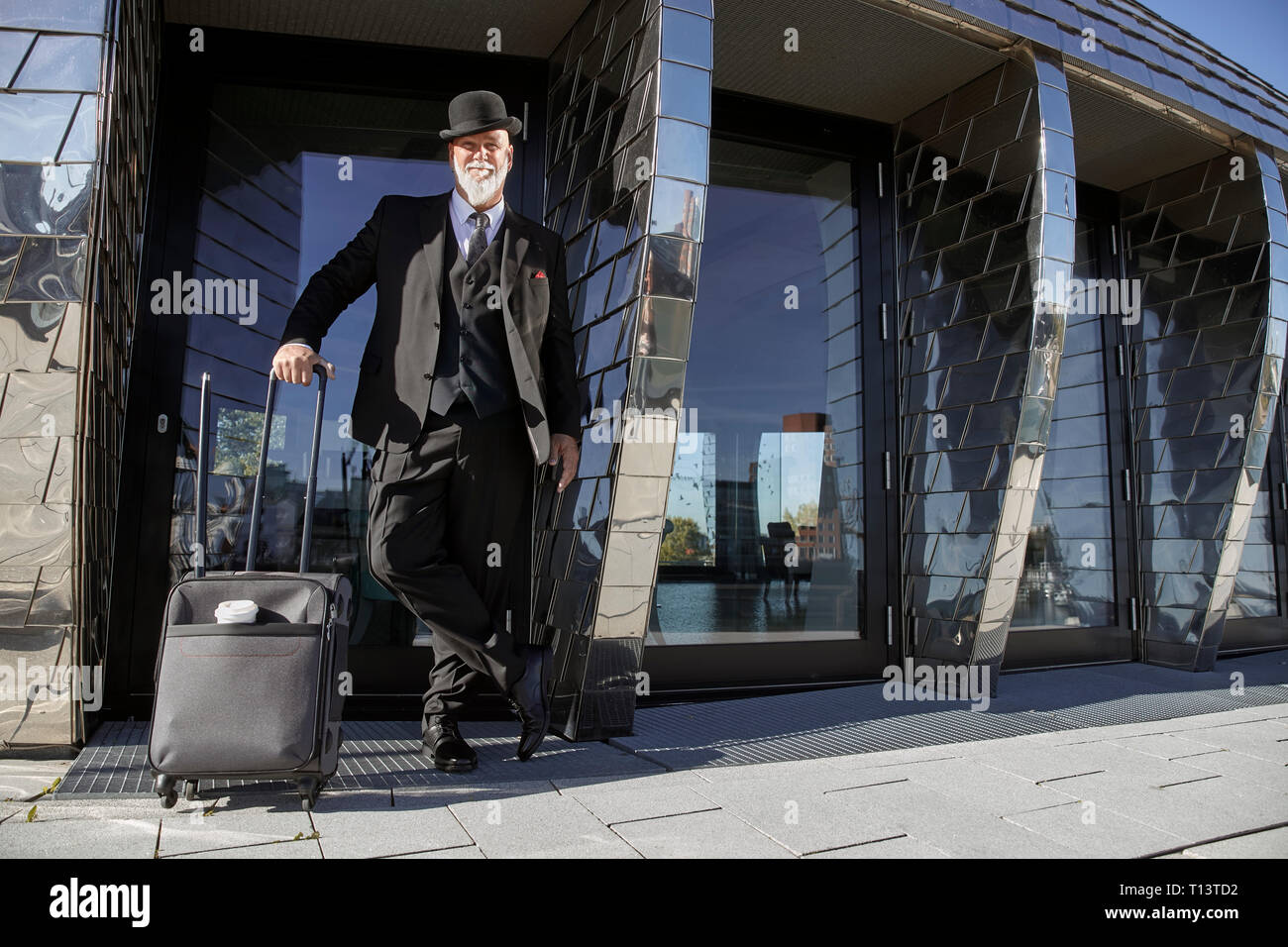Businessman bowler hat hi-res stock photography and images - Alamy