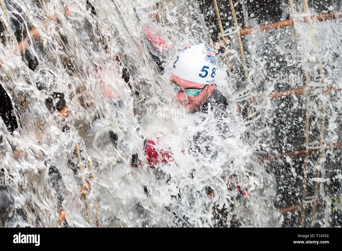 Maryhill, Glasgow, Scotland, UK. 23rd Mar, 2019. UK weather a determined competitor braving 8