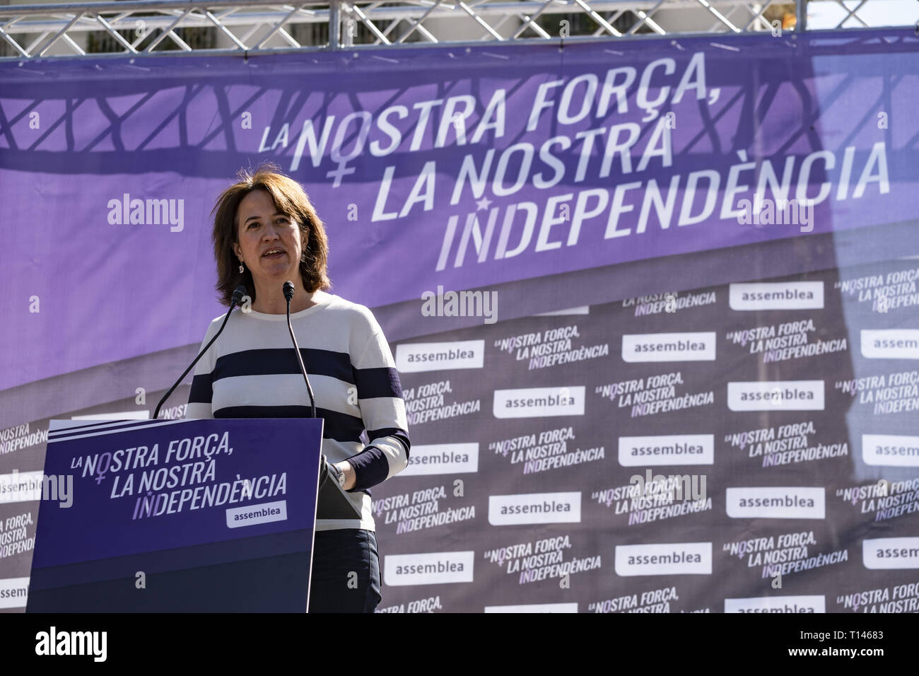 Barcelona, Catalonia, Spain. 23rd Mar, 2019. Elisenda Paluzie, President of the Assemblea Catalana is seen giving a speech during the event.Summoned by Crida a les dones republicanes (Call to the republican of women) about 300 people have attended the act in tribute to the independentistas women who serve prison sentences, reprisals or in exile. Credit: Paco Freire/SOPA Images/ZUMA Wire/Alamy Live News Stock Photo