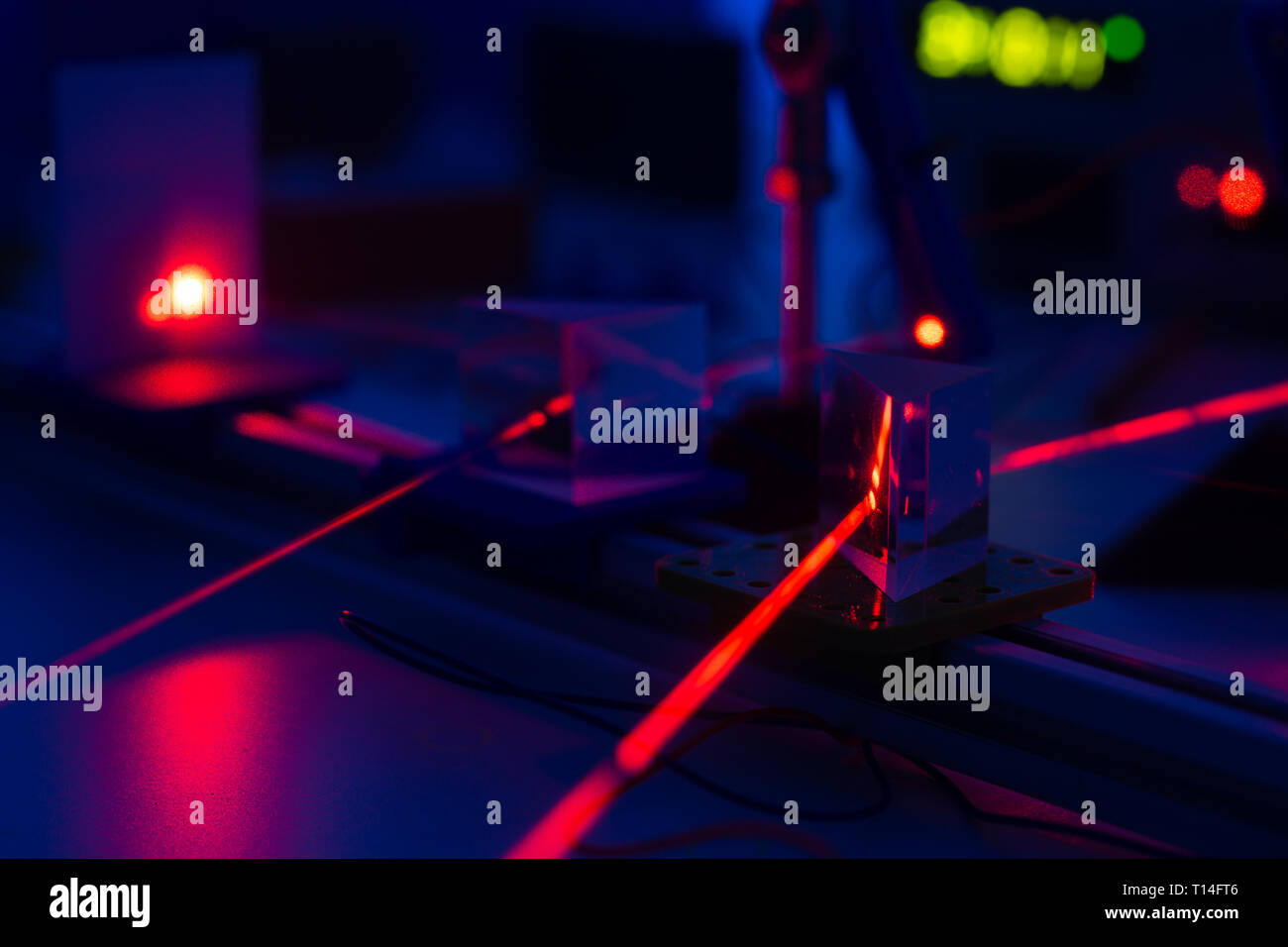 Latest Physics Breakthrough Gold Laser Experiment Causes Sensation - xohz1v9